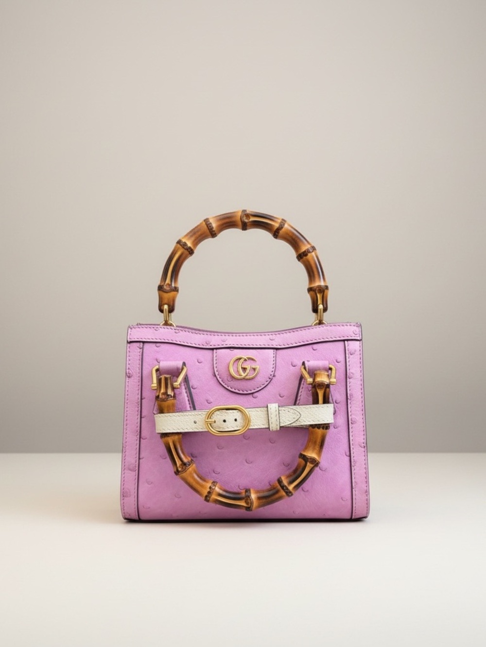 Stunning Gucci Tote Double G Diana Mini, comes with two straps - Picture 2 of 8